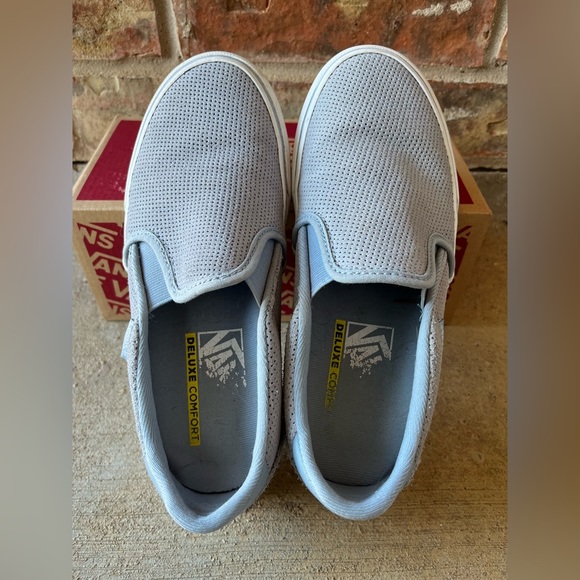 Vans Light Blue Ultracush Slip-ons size 6W - Picture 2 of 4